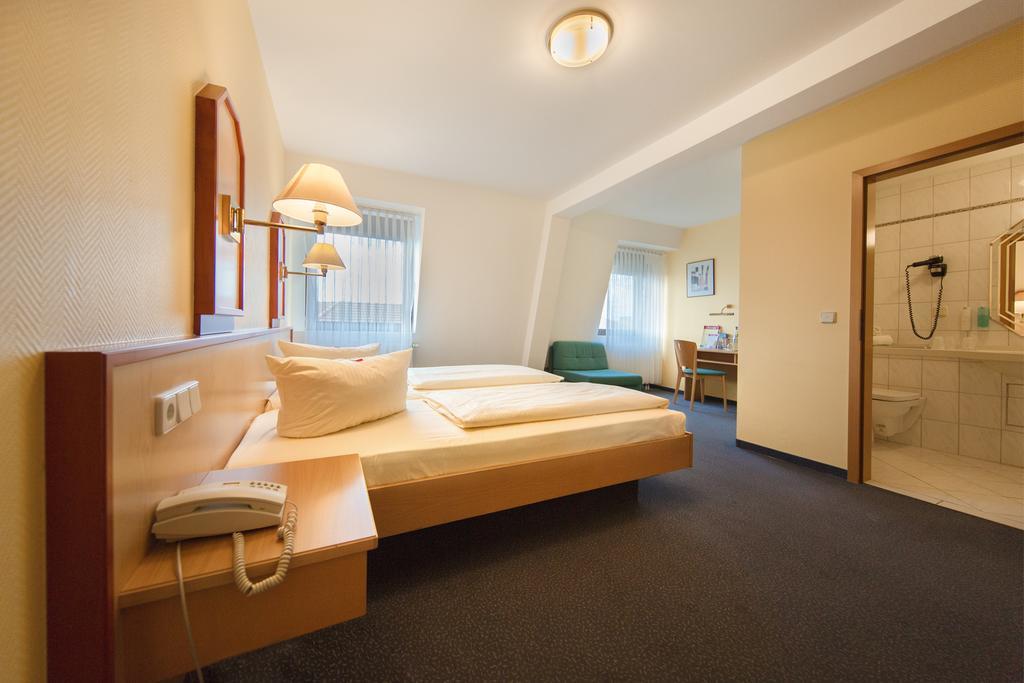 Montana Hotel Oberasbach Eksteriør billede